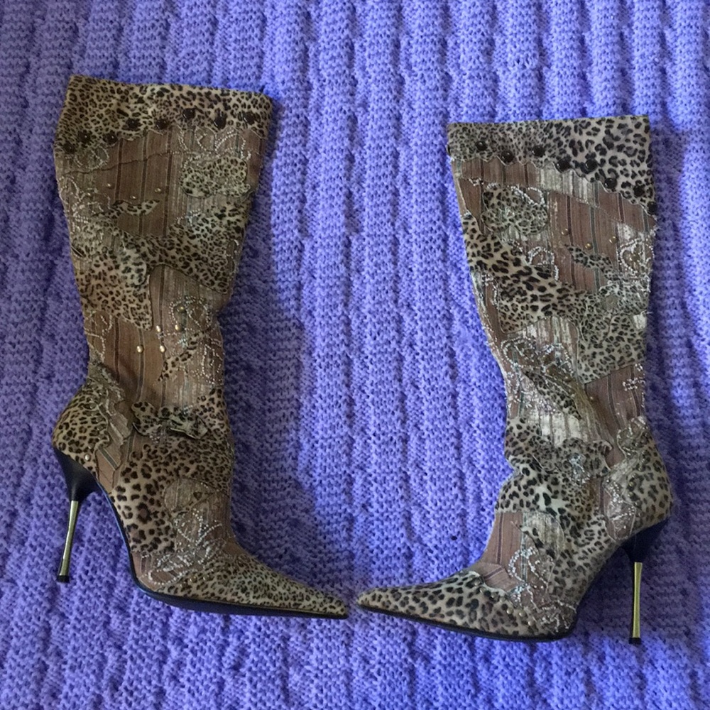 Gorgeous animal print boot!